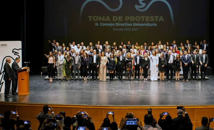 Toma protesta nuevo consejo universitario