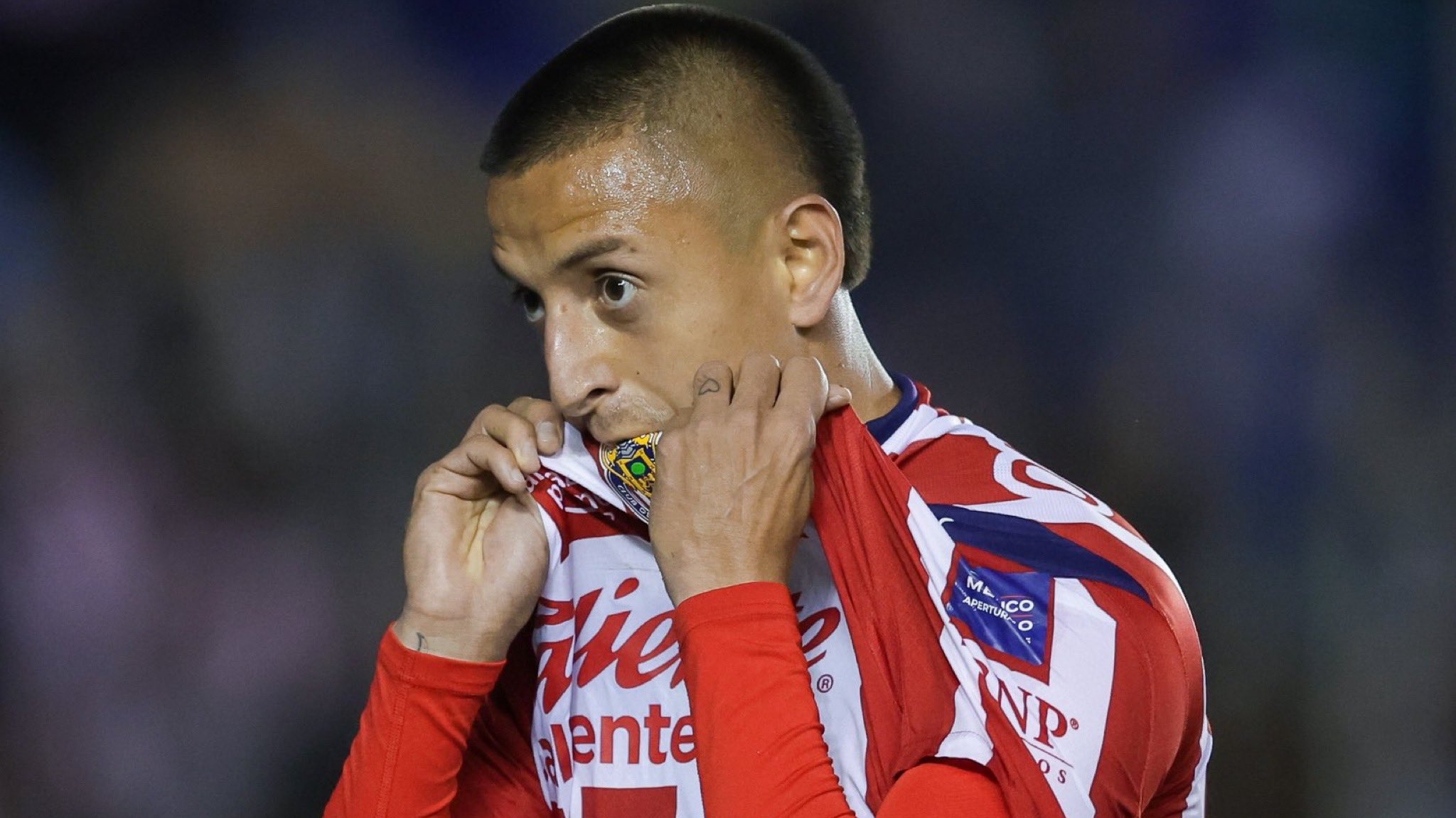 Chivas sorprende y se lleva el clásico 2-1 ante América