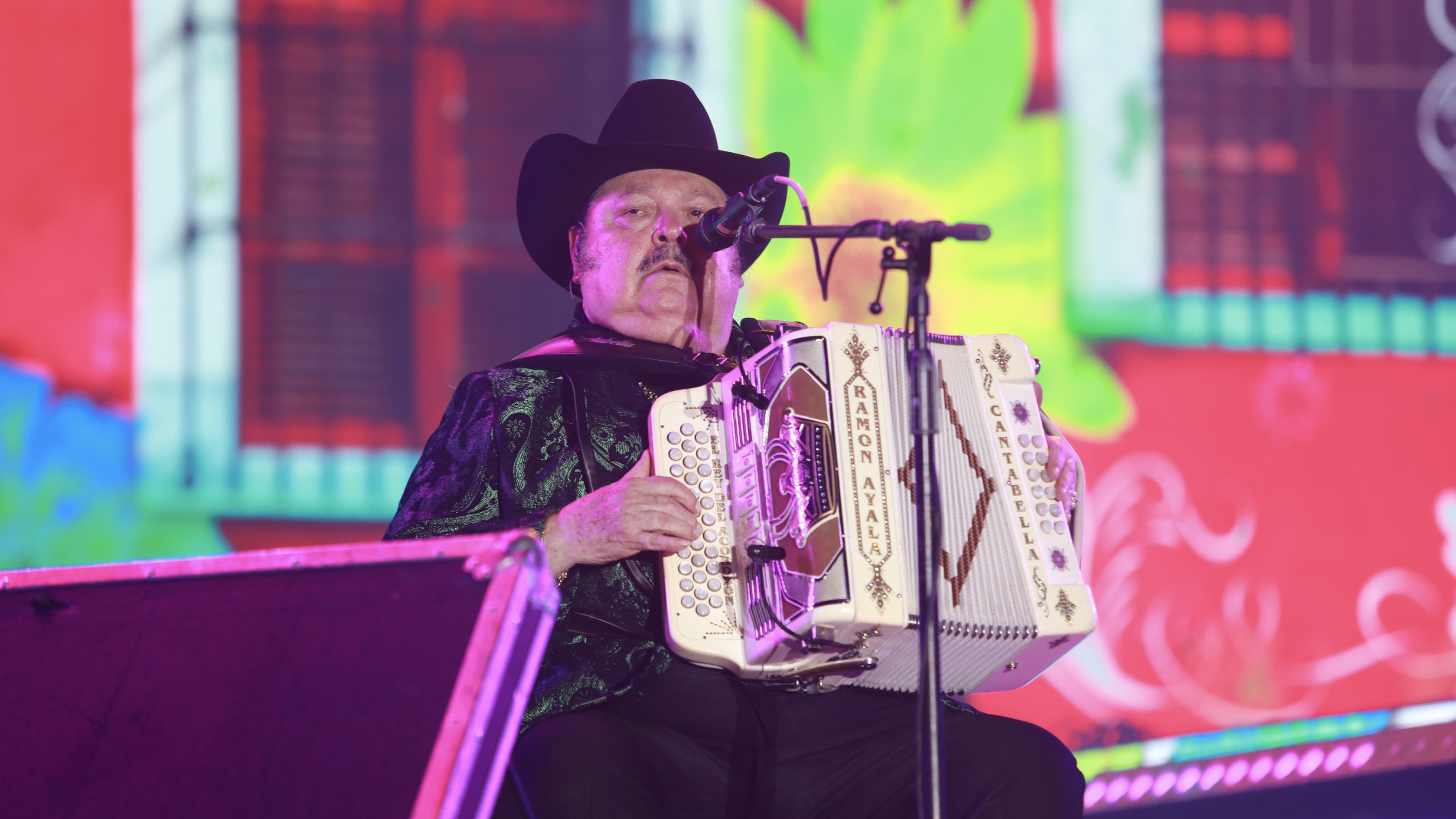 Ramón Ayala hace historia en la Fenapo